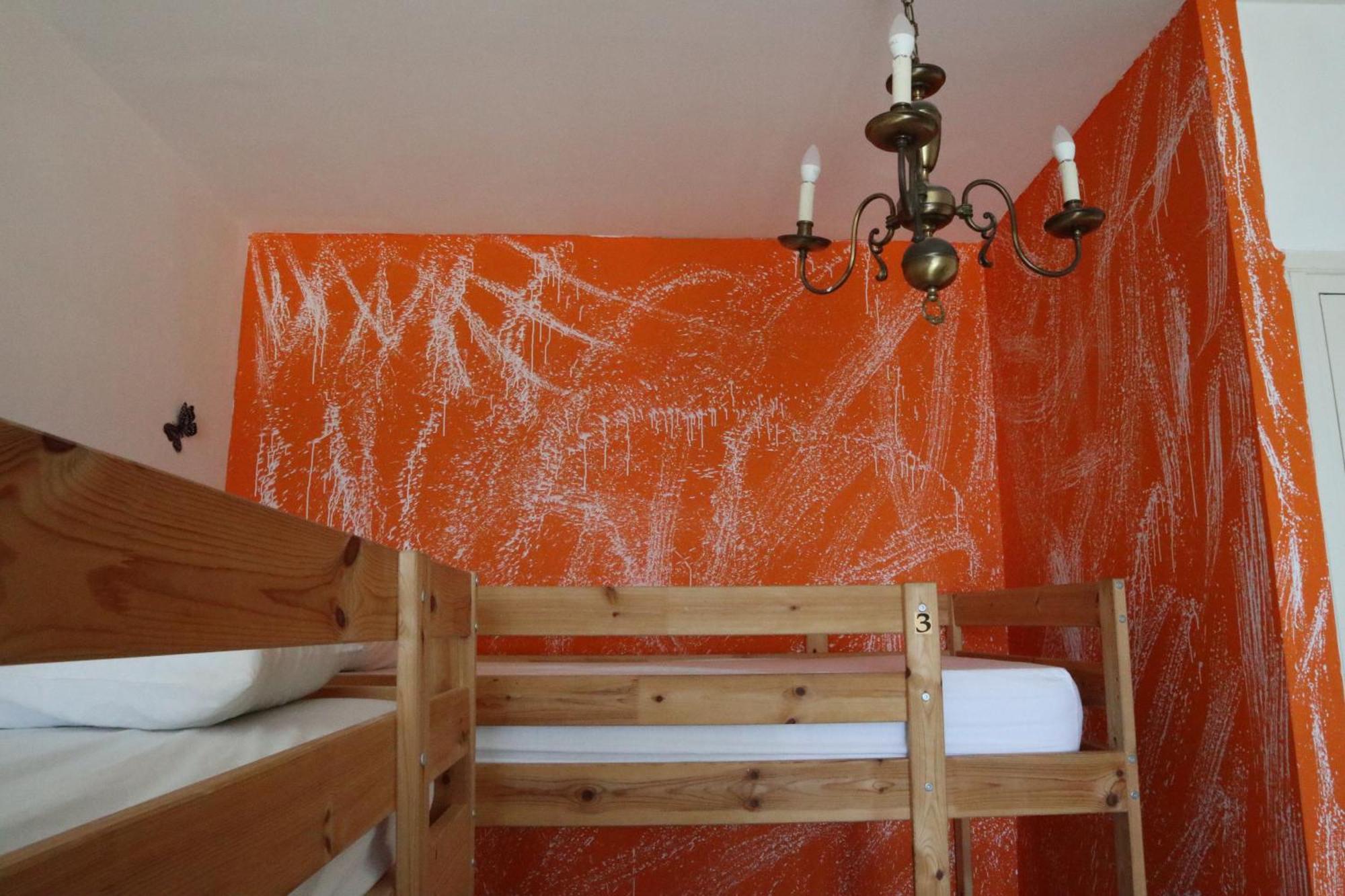 777 Beach Guesthouse Пафос Стая снимка
