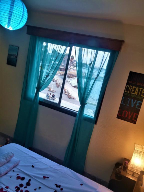 777 Beach Guesthouse Пафос Екстериор снимка