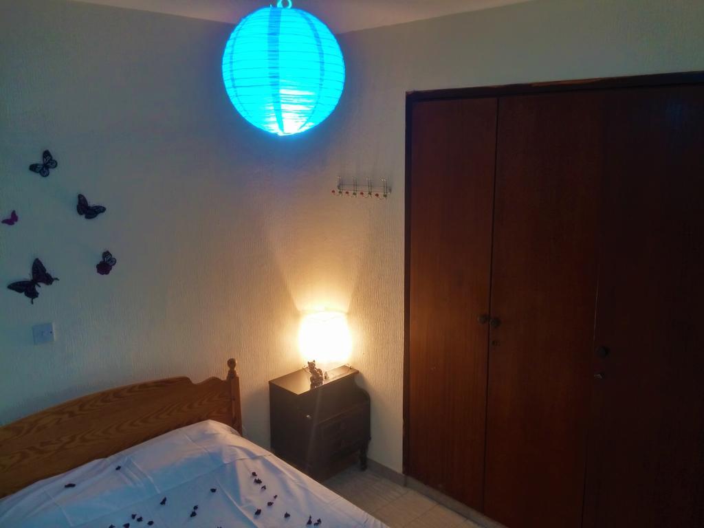 777 Beach Guesthouse Пафос Екстериор снимка