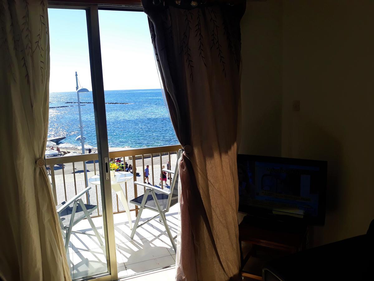 777 Beach Guesthouse Пафос Екстериор снимка