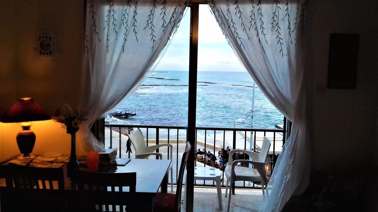 777 Beach Guesthouse Пафос Екстериор снимка