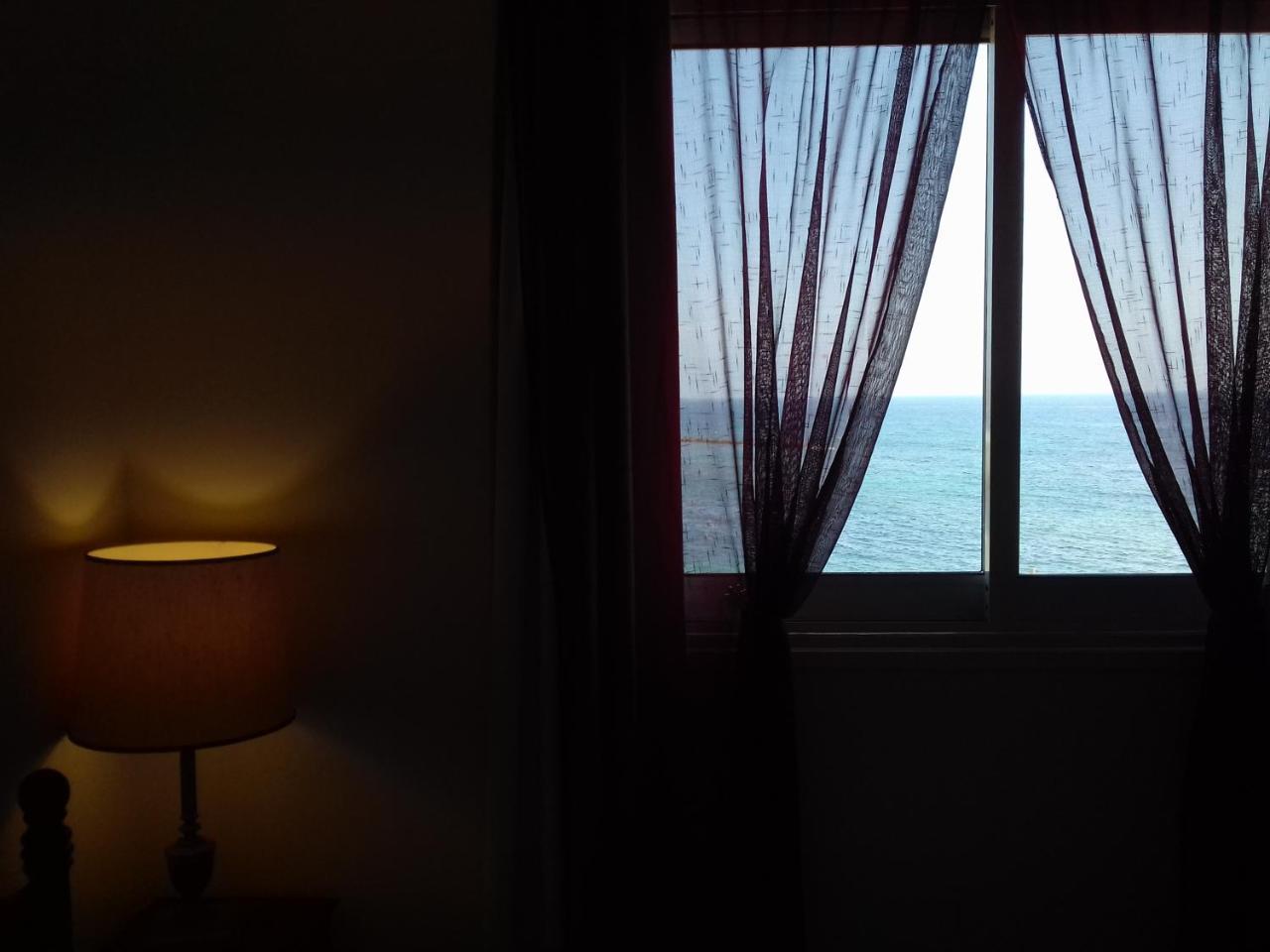 777 Beach Guesthouse Пафос Екстериор снимка