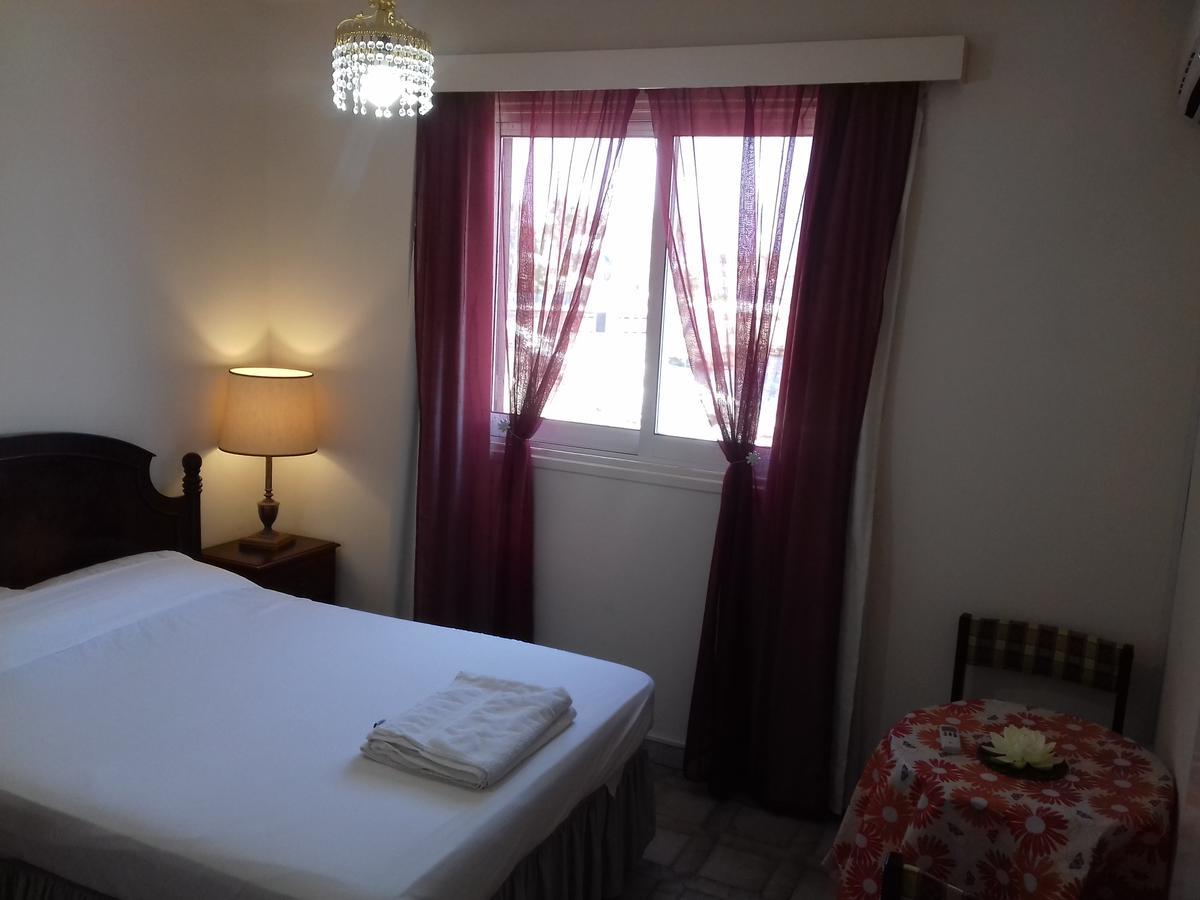 777 Beach Guesthouse Пафос Екстериор снимка