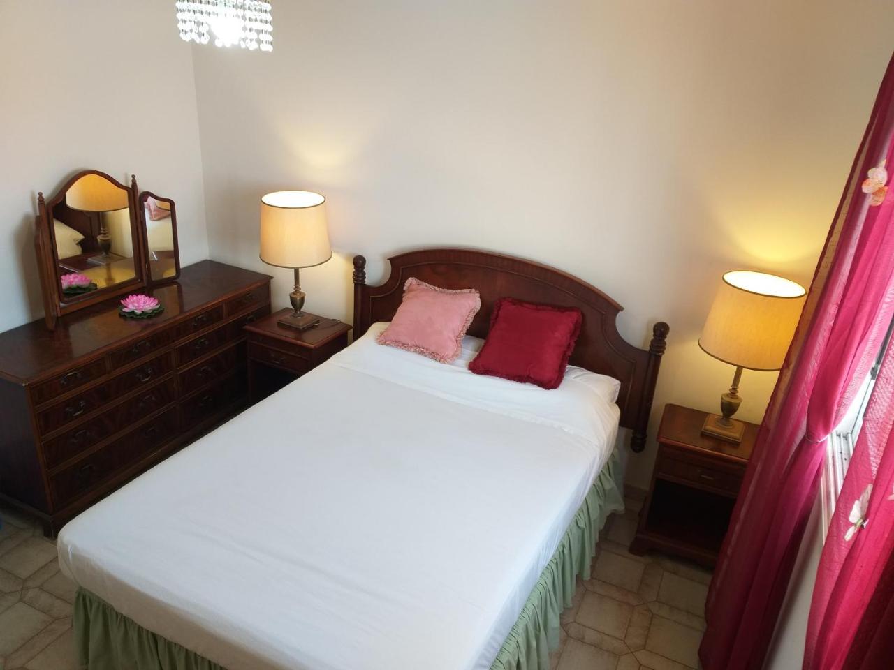 777 Beach Guesthouse Пафос Екстериор снимка