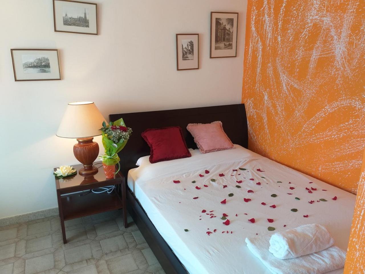 777 Beach Guesthouse Пафос Екстериор снимка
